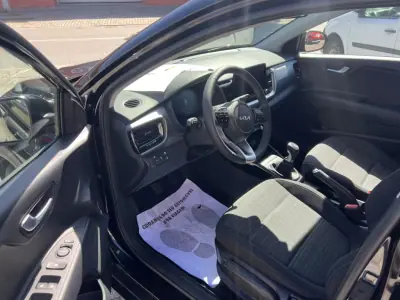 Kia Stonic 2025 - 21500 EUR, 100 km - AUTO.MOTO.pt - 100km - foto 7 de 23