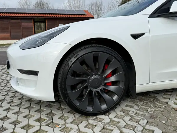 Tesla Model 3 2022 - 33500 EUR, 70000 km - AUTO.MOTO.pt - 70000km - foto 9 de 30