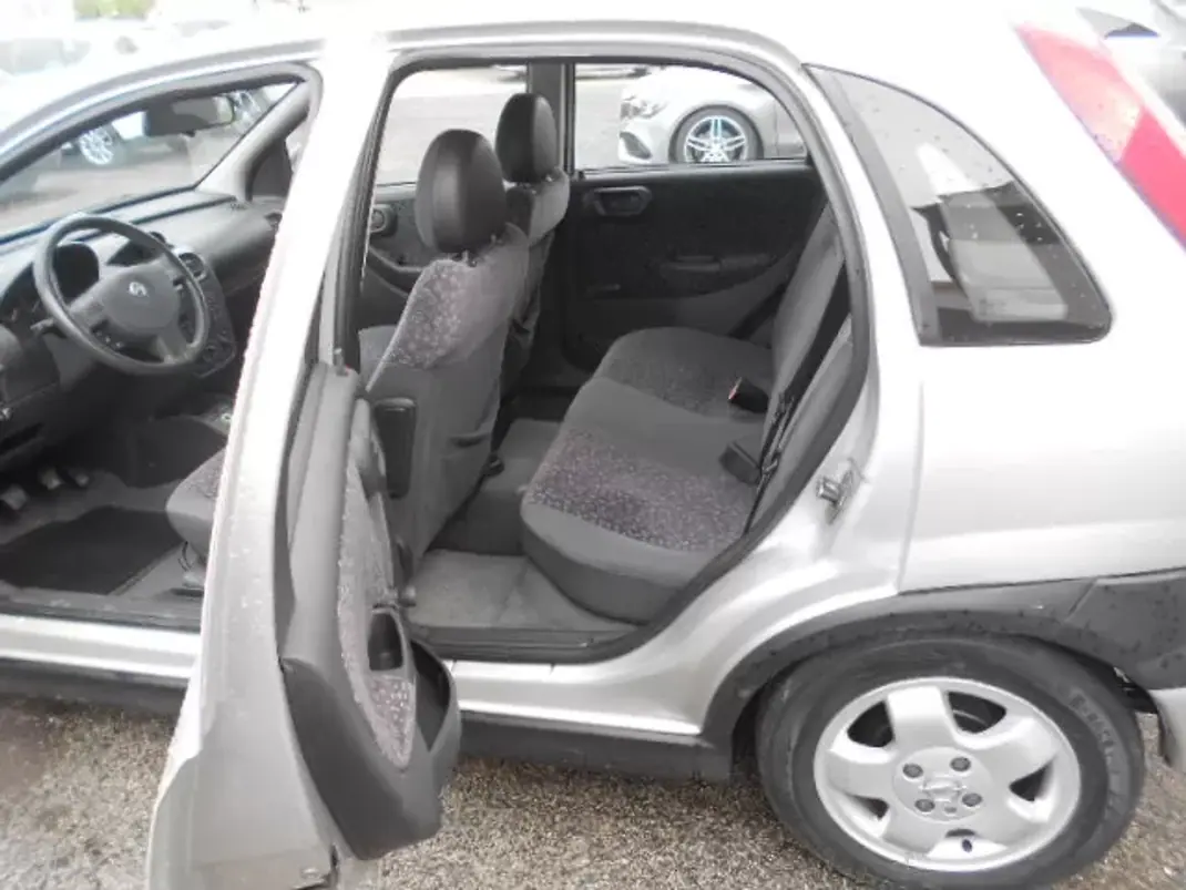 Opel Corsa 2002 - 3500 EUR, 0 km - AUTO.MOTO.pt - foto 11 de 12