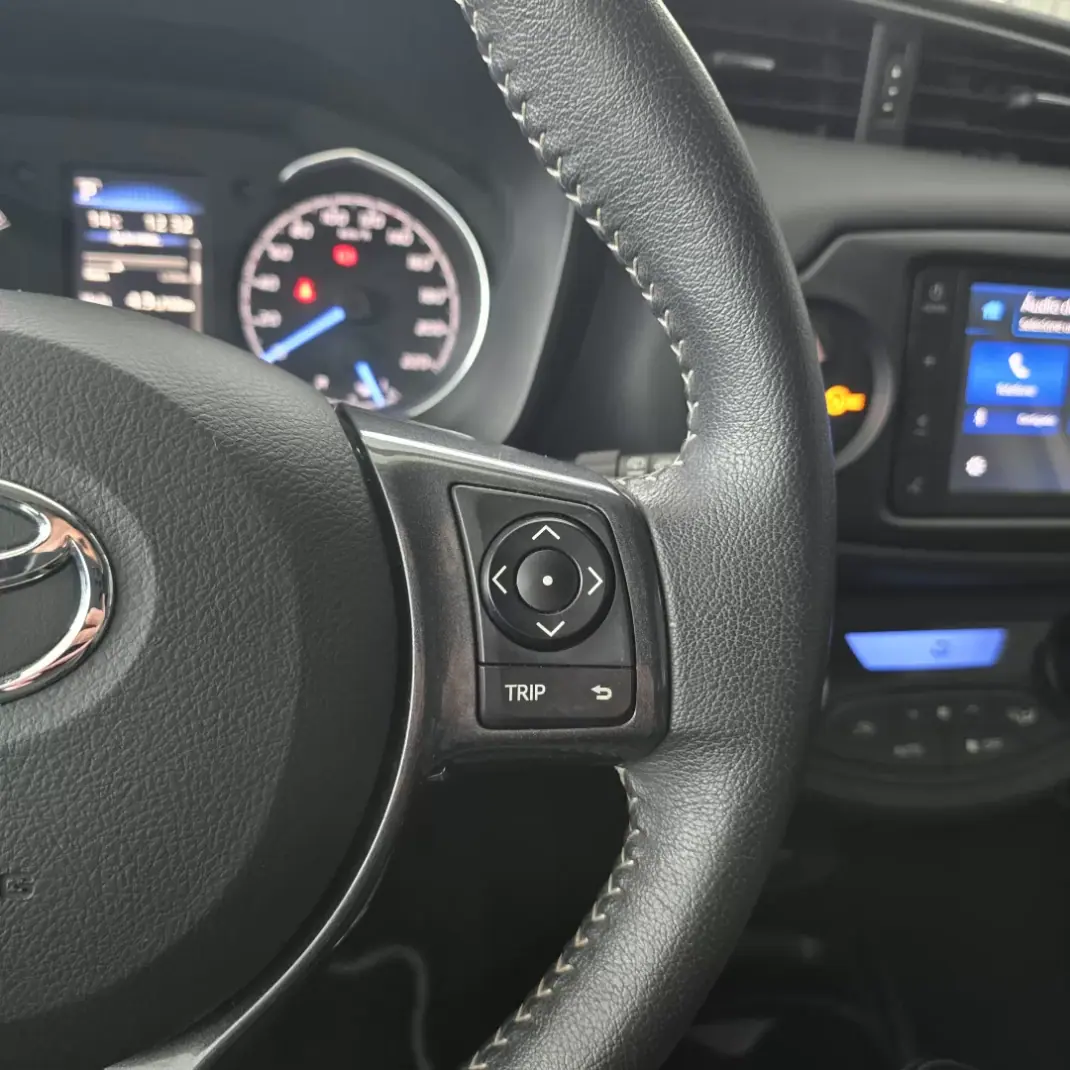 Toyota Yaris 2020 - 18950 EUR, 77356 km - AUTO.MOTO.pt - 77356km - foto 18 de 28