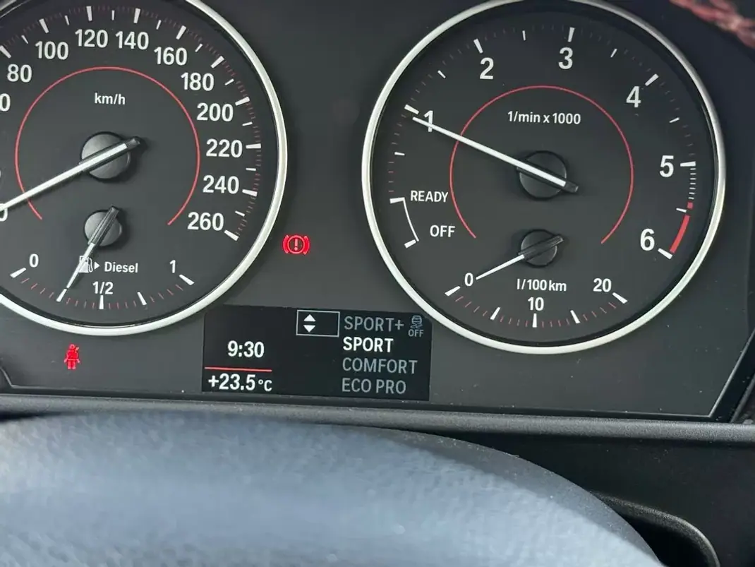 BMW 116 2017 - 13950 EUR, 131900 km - 131900km - foto 12 de 25