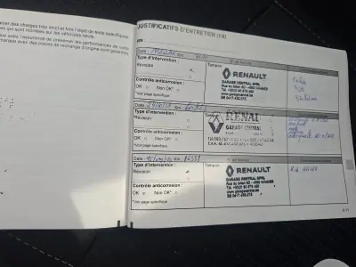 Renault Mégane Sport Tourer 2017 - 11530 EUR, 167840 km - AUTO.MOTO.pt - 167840km - foto 13 de 31