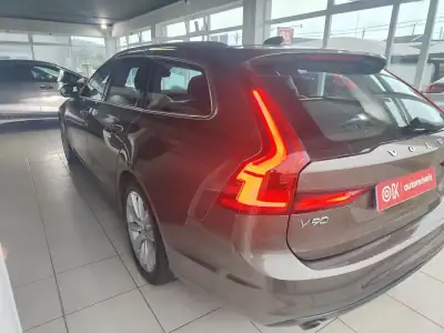 Volvo V90 2017 - 23500 EUR, 131000 km - AUTO.MOTO.pt - 131000km - foto 7 de 39