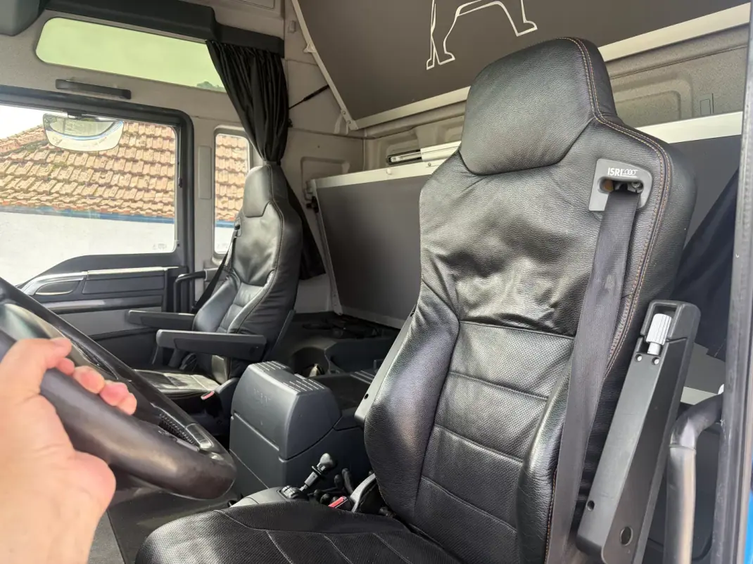 Man 2016 - 33000 EUR, 500000 km - AUTO.MOTO.pt - 500000km - foto 7 de 19