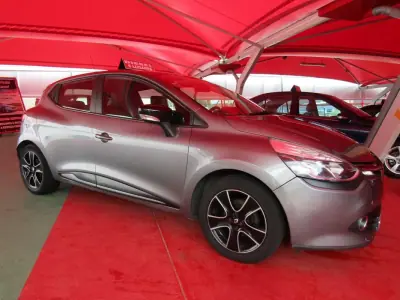 Renault Clio 2015 - 9950 EUR, 183980 km - 183980km - foto 1 de 10