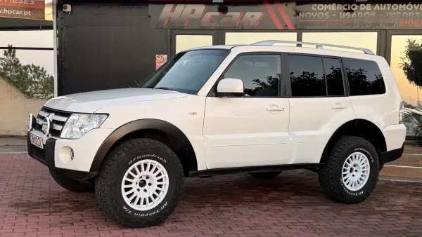 Mitsubishi Pajero 2010 - 29990 EUR, 215000 km - AUTO.MOTO.pt - 215000km - foto 6 de 38