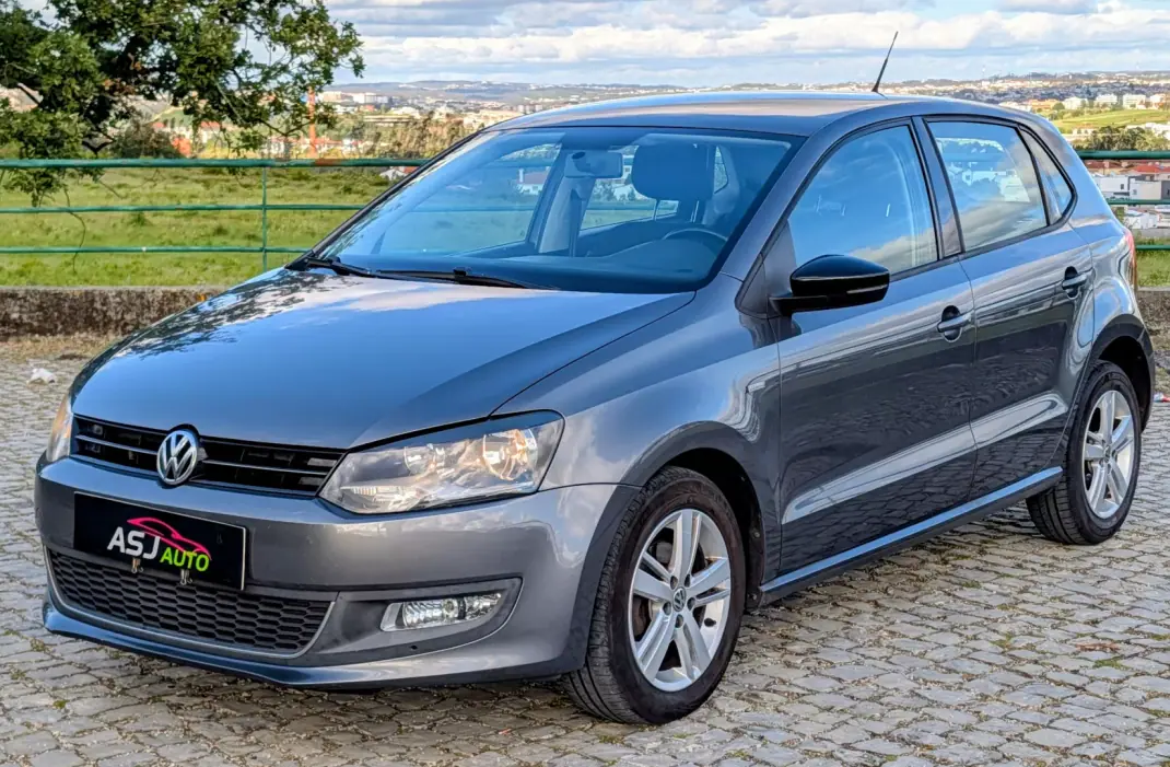 Volkswagen Polo 2012 - 5500 EUR, 303657 km - AUTO.MOTO.pt - 303657km - foto 1 de 19
