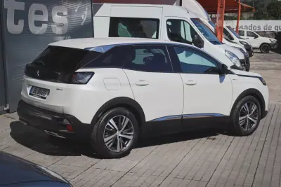 Peugeot 3008 2023 - 24380 EUR, 64120 km - 64120km - foto 6 de 27