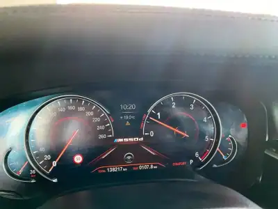 BMW M550d 2017 - 44900 EUR, 138217 km - AUTO.MOTO.pt - 138217km - foto 31 de 55