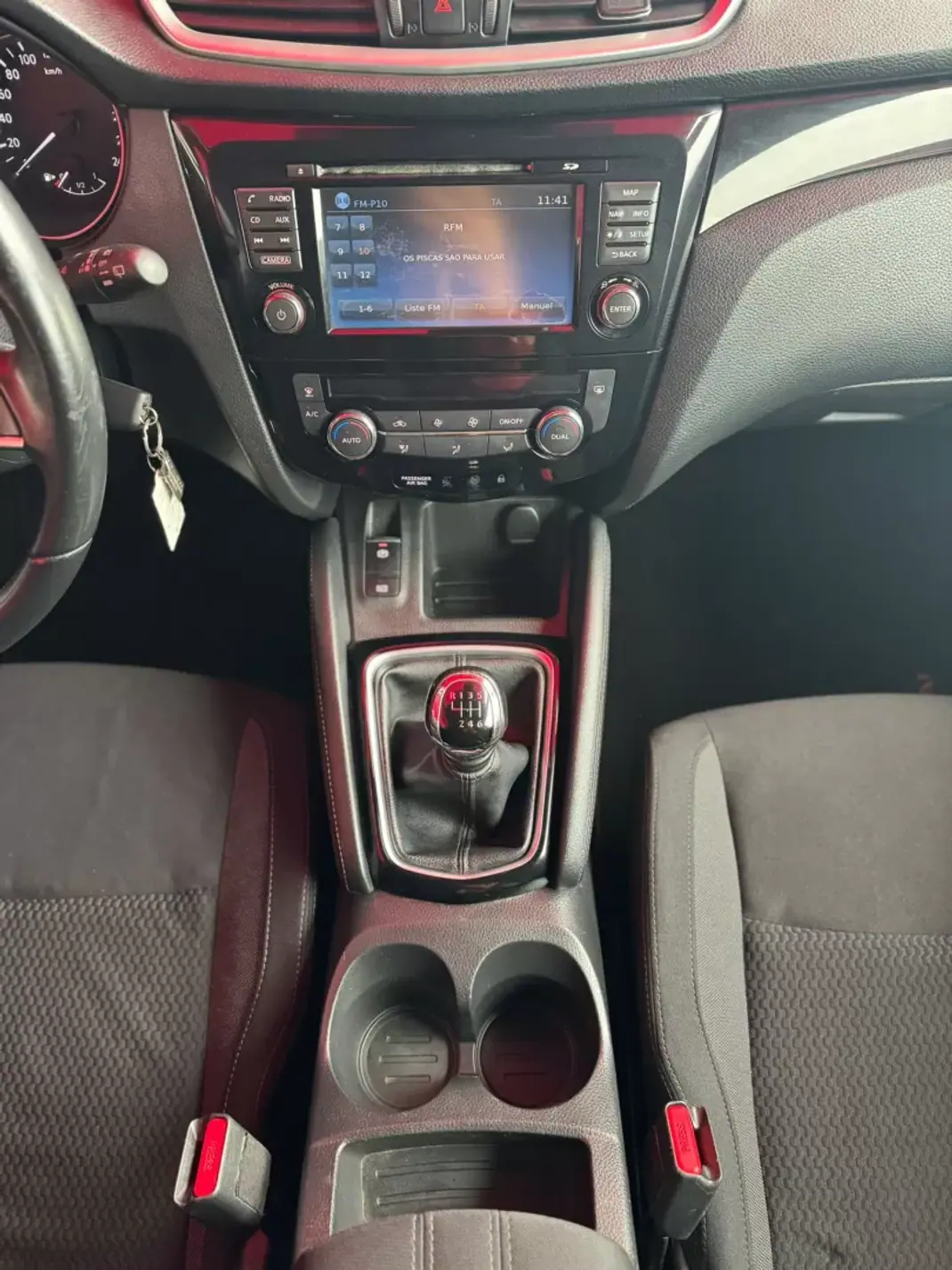 Nissan Qashqai 2018 - 18500 EUR, 118088 km - AUTO.MOTO.pt - 118088km - foto 10 de 16