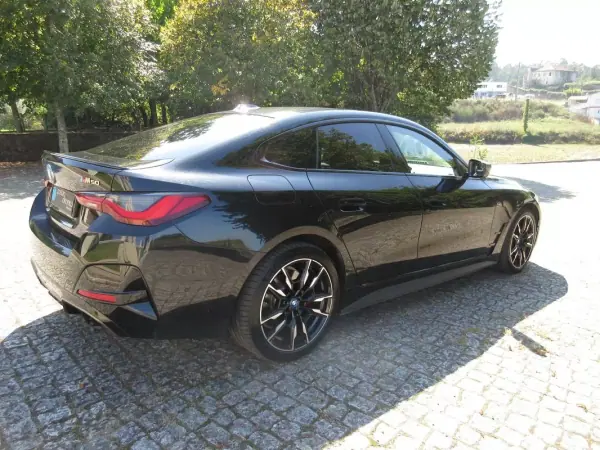 BMW i4 2022 - 49990 EUR, 67000 km - AUTO.MOTO.pt - 67000km - foto 10 de 59
