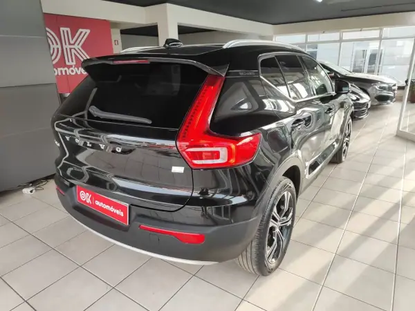 Volvo XC 40 2020 - 28250 EUR, 45500 km - AUTO.MOTO.pt - 45500km - foto 12 de 35