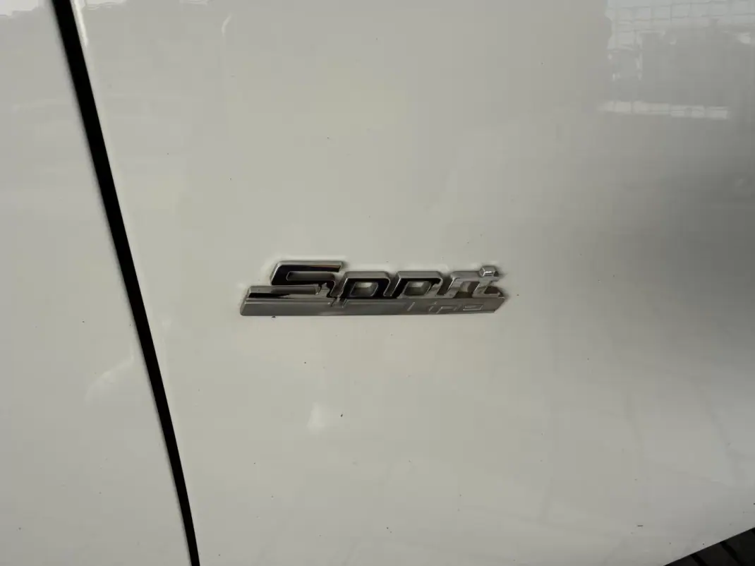 BMW 114 2015 - 11500 EUR, 241000 km - AUTO.MOTO.pt - 241000km - foto 20 de 20