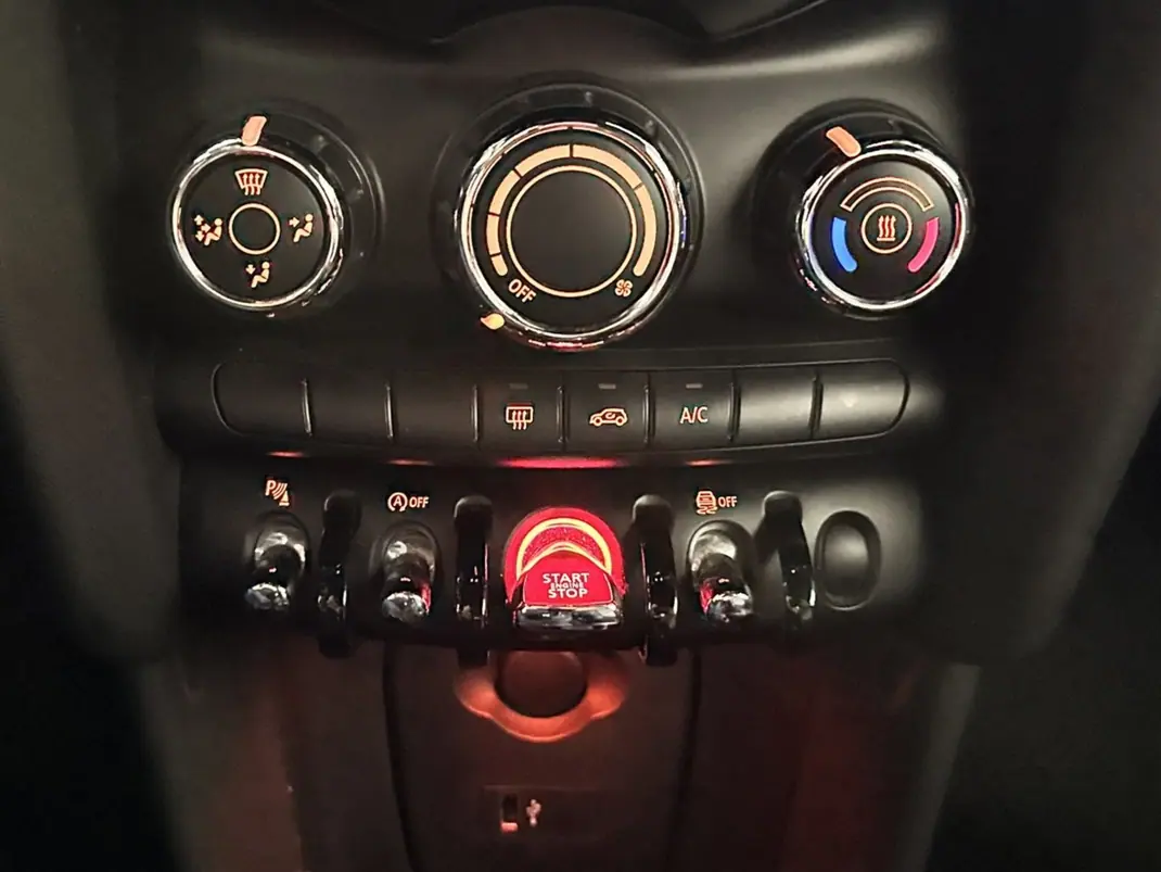 MINI Cooper 2018 - 18500 EUR, 48000 km - AUTO.MOTO.pt - 48000km - foto 16 de 28