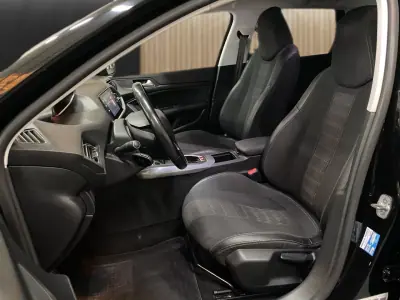 Peugeot 308 SW 2019 - 12450 EUR, 65800 km - AUTO.MOTO.pt - 65800km - foto 7 de 19