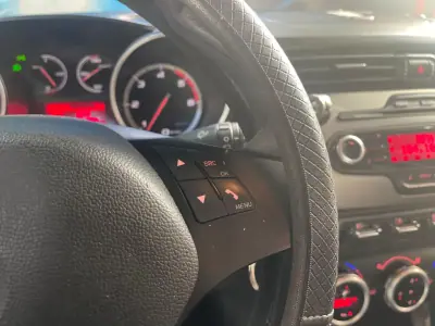 Alfa Romeo Giulietta 2011 - 8750 EUR, 197000 km - AUTO.MOTO.pt - 197000km - foto 32 de 35