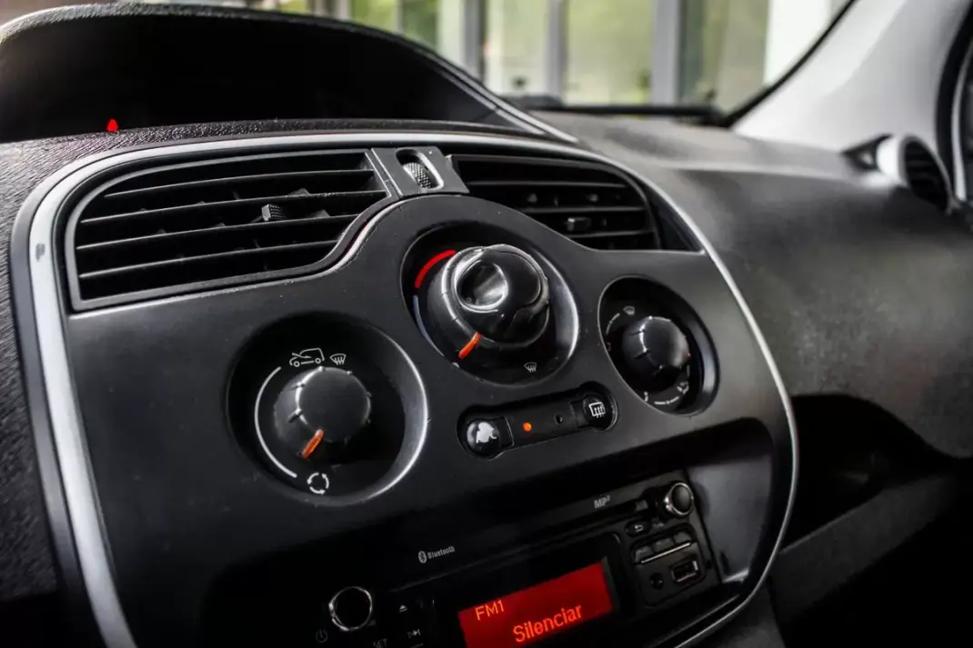 Renault KANGOO EXPRESS 1.5 DCI 115HP ENERGY MAXI BUSINESS 2016 - 5490 EUR, 397806 km - AUTO.MOTO.pt - 397806km - foto 10 de 23