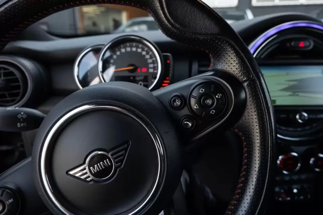 MINI One 2016 - 21500 EUR, 112000 km - AUTO.MOTO.pt - 112000km - foto 3 de 34