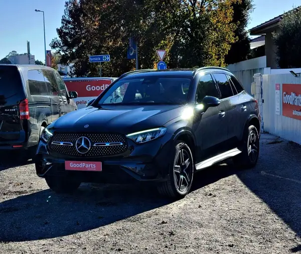 Mercedes-Benz GLC 400 2024 - 69990 EUR, 25400 km - AUTO.MOTO.pt - 25400km - foto 6 de 35