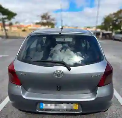 Toyota Yaris 2008 - 5000 EUR, 254000 km - 254000km - foto 5 de 14