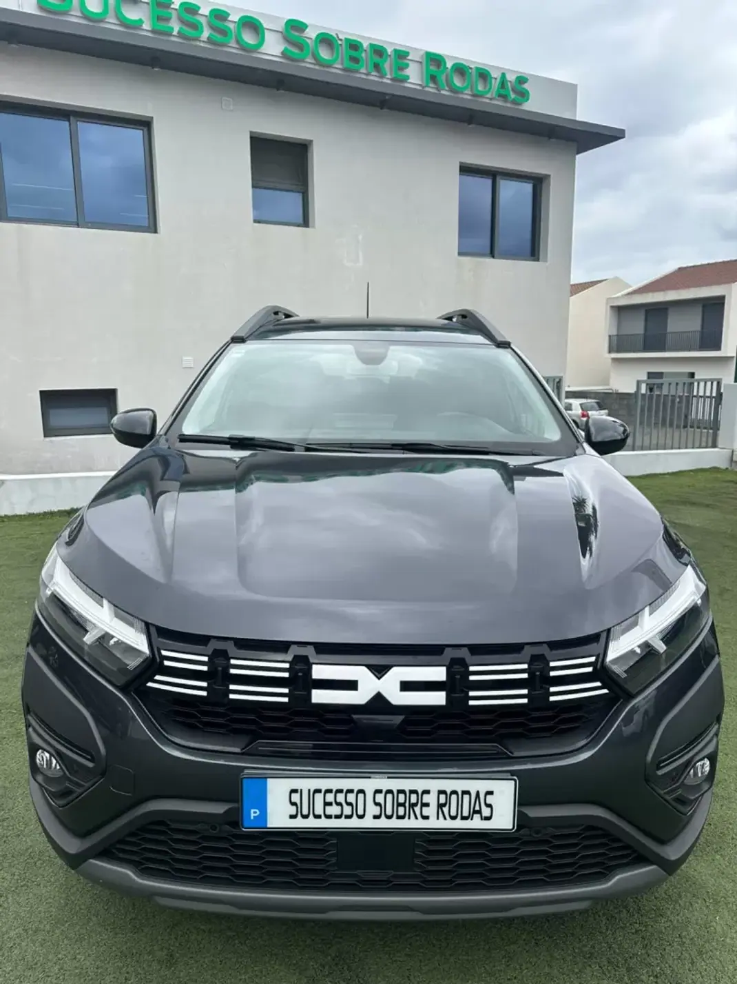 Dacia Jogger 2023 - 20990 EUR, 29799 km - 29799km - foto 3 de 15