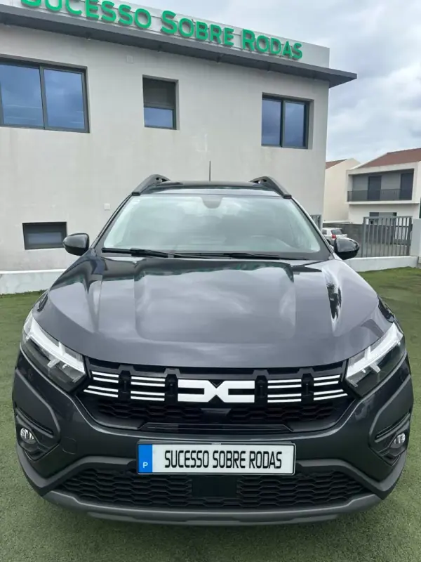 Dacia Jogger 2023 - 20990 EUR, 29799 km - AUTO.MOTO.pt - 29799km - foto 3 de 15