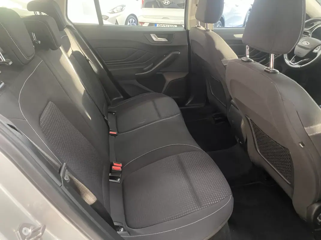 Ford Focus SW 2019 - 12600 EUR, 156868 km - AUTO.MOTO.pt - 156868km - foto 22 de 34