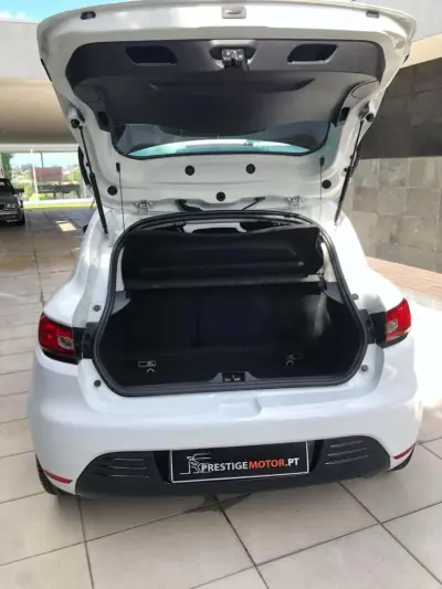 Renault Clio 2017 - 8900 EUR, 137000 km - 137000km - foto 24 de 27