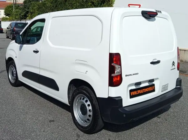 Citroën Berlingo 2020 - 12990 EUR, 127200 km - AUTO.MOTO.pt - 127200km - foto 5 de 19