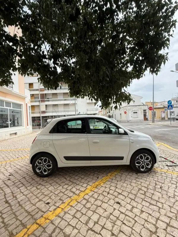 Renault Twingo 2020 - 12350 EUR, 40000 km - AUTO.MOTO.pt - 40000km - foto 4 de 12