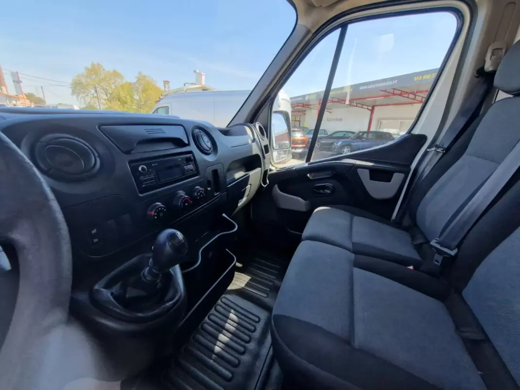 Renault Master 2.3 l3h2 2015 - 12500 EUR, 298000 km - AUTO.MOTO.pt - 298000km - foto 7 de 9