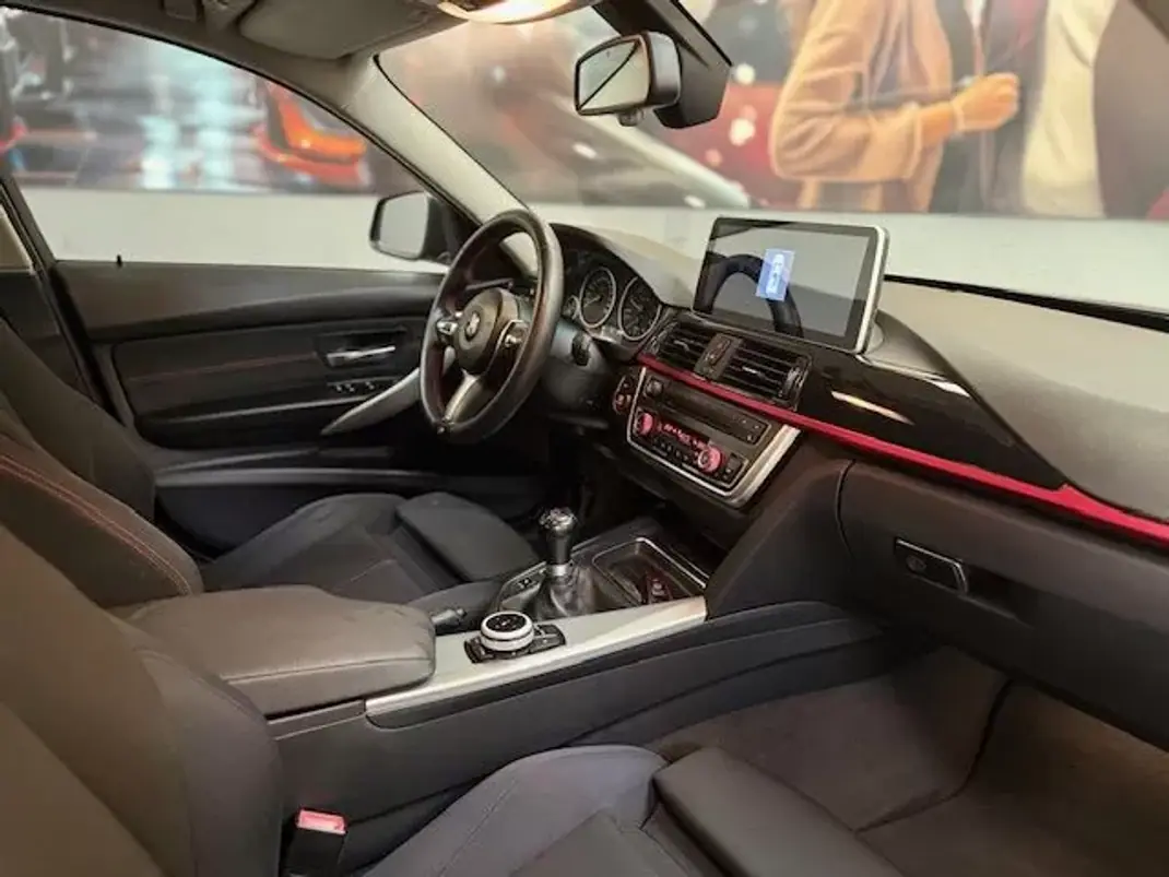 BMW 320 2013 - 11250 EUR, 242000 km - AUTO.MOTO.pt - 242000km - foto 17 de 20