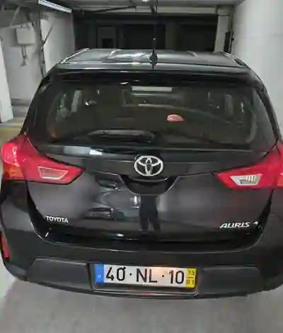 Toyota Auris 2013 - 9750 EUR, 210000 km - AUTO.MOTO.pt - 210000km - foto 2 de 7