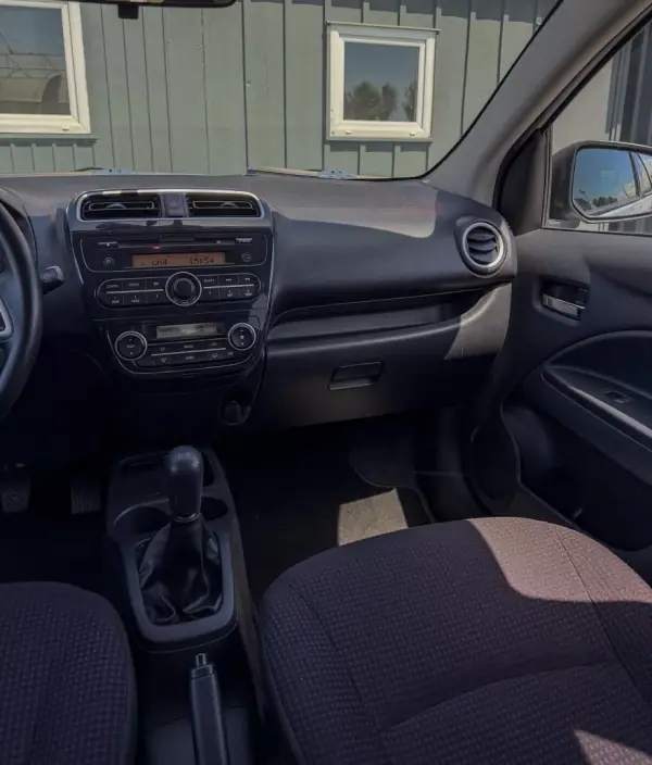 Mitsubishi Space Star 2014 - 7900 EUR, 123000 km - AUTO.MOTO.pt - 123000km - foto 9 de 11