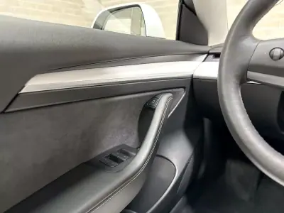 Tesla Model 3 2021 - 27950 EUR, 49088 km - AUTO.MOTO.pt - 49088km - foto 49 de 59