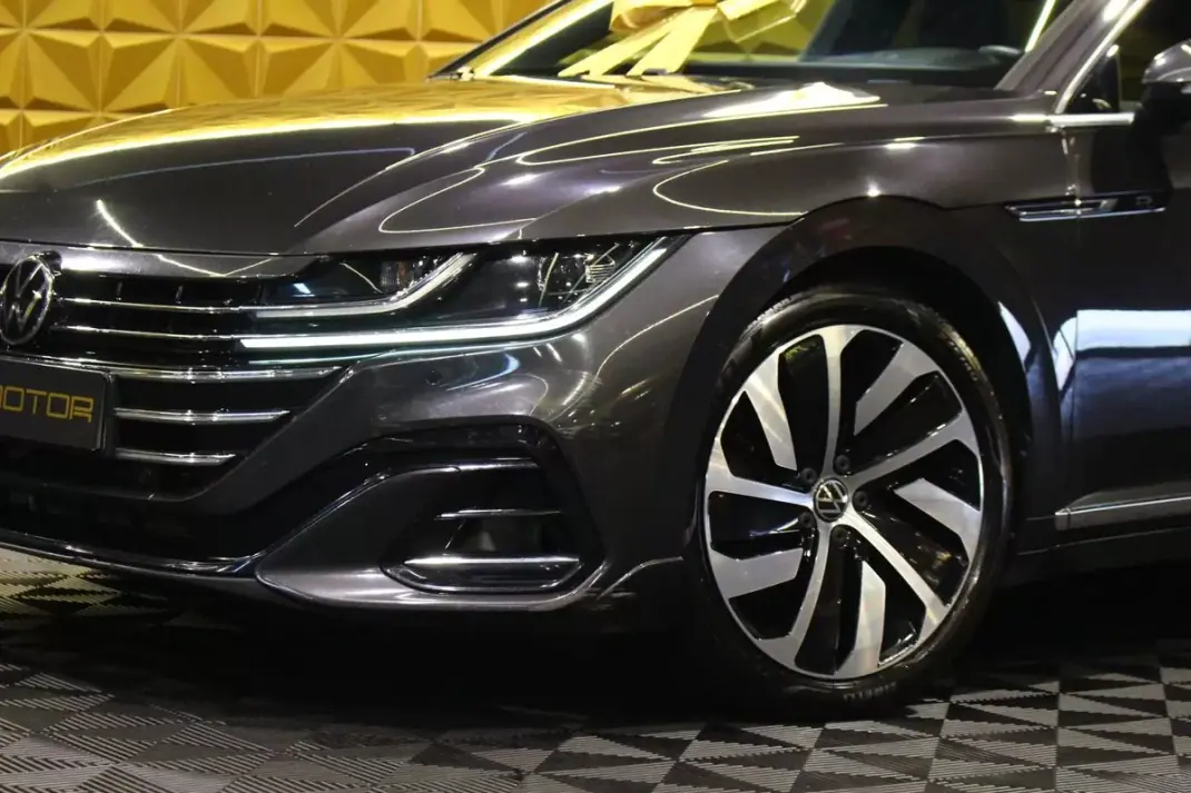 Volkswagen Arteon 2021 - 25400 EUR, 209040 km - AUTO.MOTO.pt - 209040km - foto 2 de 40