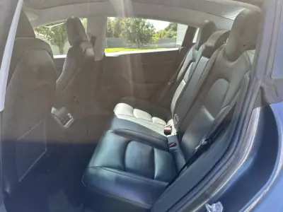 Tesla Model 3 2019 - 21900 EUR, 86000 km - AUTO.MOTO.pt - 86000km - foto 53 de 64