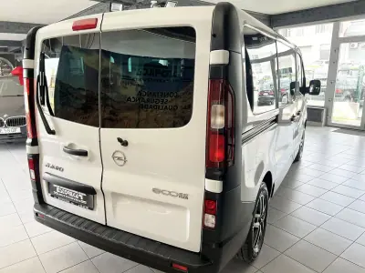 Opel Vivaro 2018 - 24600 EUR, 131722 km - AUTO.MOTO.pt - 131722km - foto 3 de 24