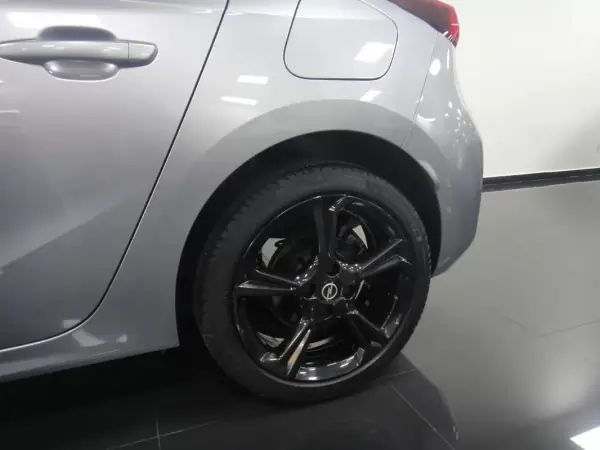 Opel Corsa 2021 - 13900 EUR, 80000 km - AUTO.MOTO.pt - 80000km - foto 11 de 29