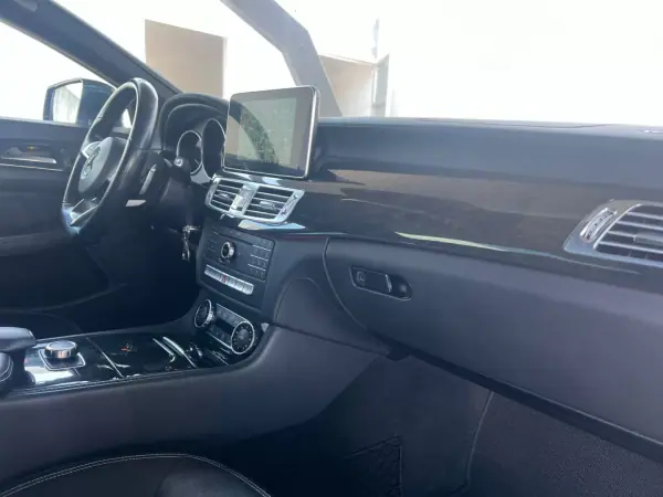 Mercedes-Benz CLS 250 2015 - 22500 EUR, 126508 km - AUTO.MOTO.pt - 126508km - foto 7 de 14