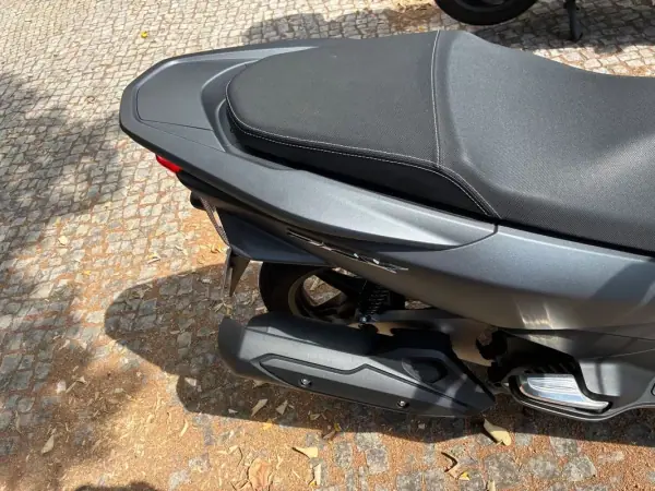 Honda PCX 125 2016 - 2350 EUR, 9998 km - AUTO.MOTO.pt - 9998km - foto 7 de 14