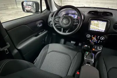 Jeep Renegade 2022 - 23950 EUR, 19039 km - AUTO.MOTO.pt - 19039km - foto 13 de 44