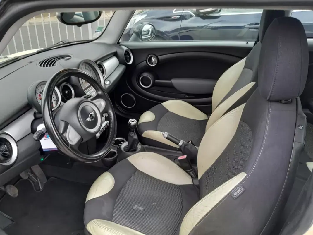 MINI Cooper 2008 - 9900 EUR, 208661 km - AUTO.MOTO.pt - 208661km - foto 9 de 14