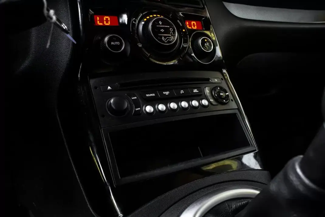 Citroën C3 Picasso 2017 - 7450 EUR, 79899 km - AUTO.MOTO.pt - 79899km - foto 14 de 27