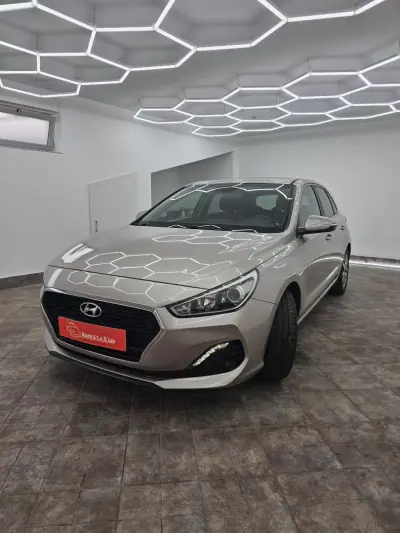 Hyundai i30 2019 - 14900 EUR, 43264 km - AUTO.MOTO.pt - 43264km - foto 20 de 33