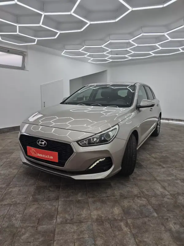 Hyundai i30 2019 - 14900 EUR, 43264 km - AUTO.MOTO.pt - 43264km - foto 20 de 33