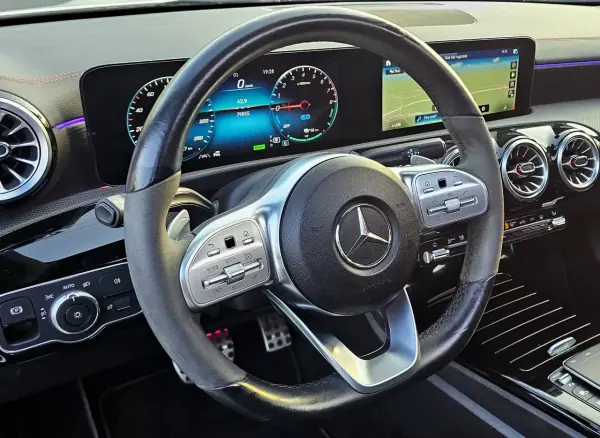 Mercedes-Benz CLA 250 2022 - 33999 EUR, 70000 km - AUTO.MOTO.pt - 70000km - foto 17 de 34