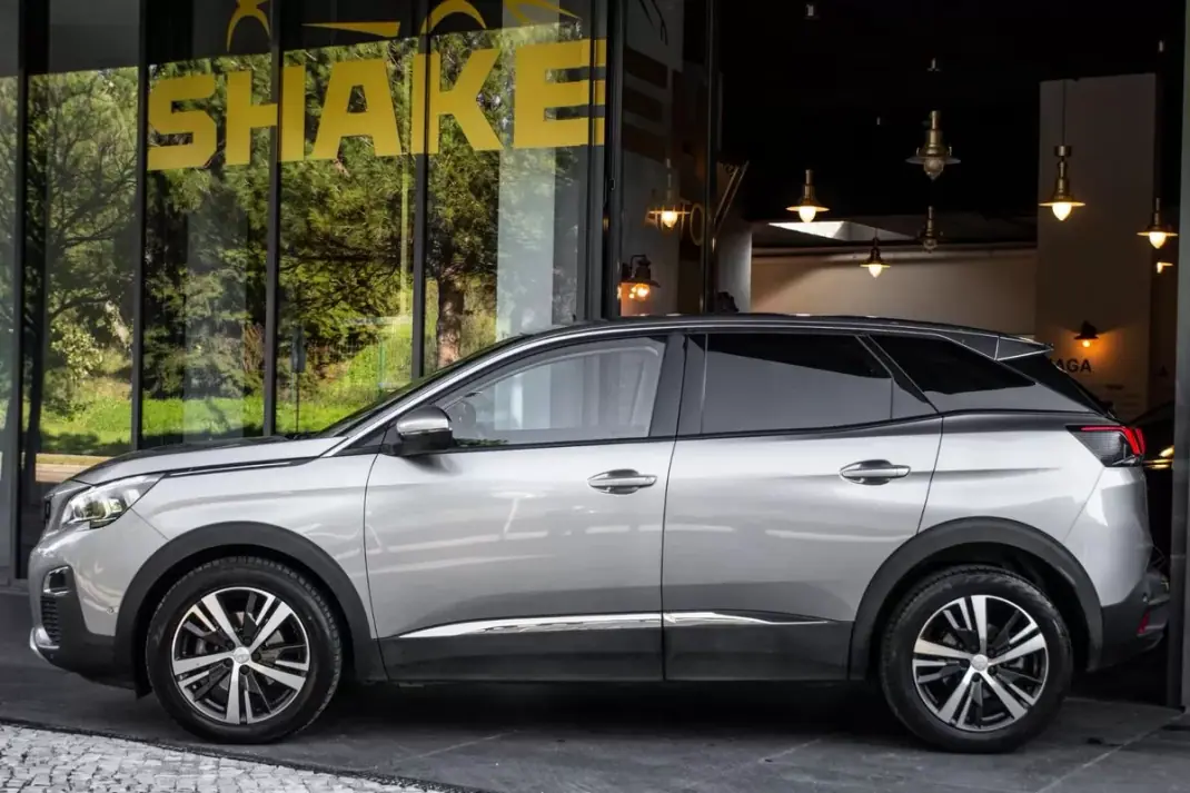 Peugeot 3008 2018 - 16890 EUR, 127901 km - AUTO.MOTO.pt - 127901km - foto 5 de 43
