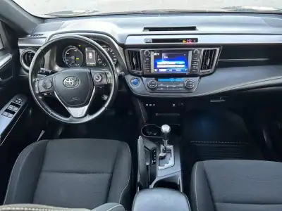 Toyota RAV4 2017 - 28500 EUR, 127120 km - AUTO.MOTO.pt - 127120km - foto 10 de 17