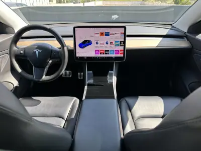Tesla Model 3 2019 - 21900 EUR, 86000 km - AUTO.MOTO.pt - 86000km - foto 33 de 64